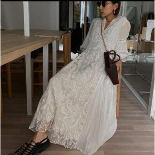 アメリヴィンテージ(Ameri VINTAGE)のAmeri  MEDI EMBROIDERY TULLE LACE DRESS(ロングワンピース/マキシワンピース)