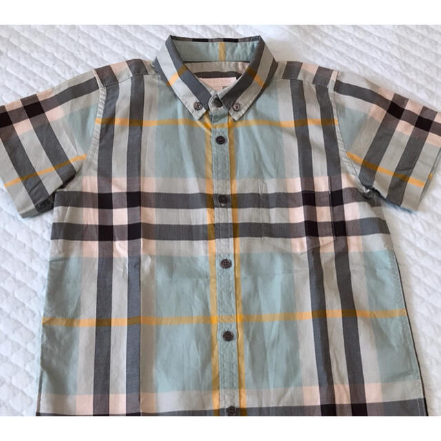 BURBERRY(バーバリー)の★専用★未使用に近い★バーバリー 半袖シャツ 130★ キッズ/ベビー/マタニティのキッズ服男の子用(90cm~)(Tシャツ/カットソー)の商品写真