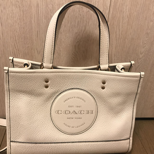 大人気 ☆COACH デンプシー キャリーオール パッチ デンプシー トート