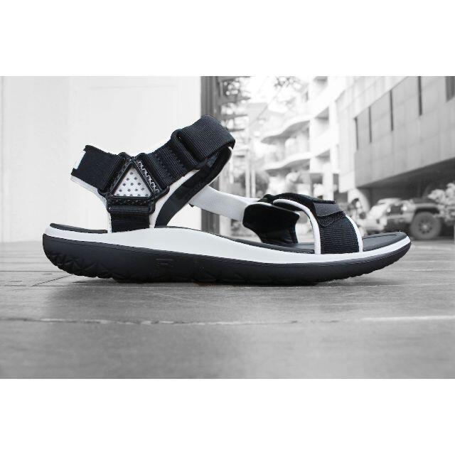 NEIGHBORHOOD(ネイバーフッド)のNEIGHBORHOOD TEVA  サンダル UNIVERSAL 2.0 黒 メンズの靴/シューズ(サンダル)の商品写真