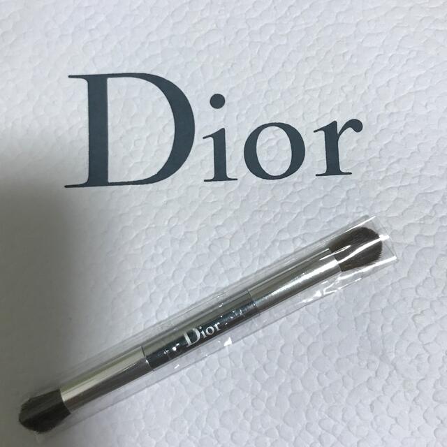 Dior(ディオール)のDiorブラシ　SALE! コスメ/美容のメイク道具/ケアグッズ(ブラシ・チップ)の商品写真