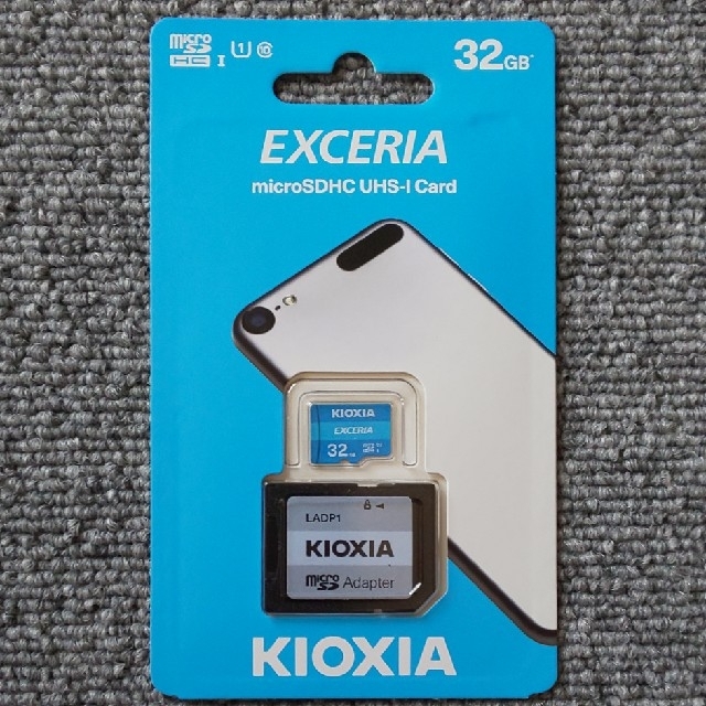 東芝(トウシバ)のKIOXIA microSDカード 32GB（アダプター付） スマホ/家電/カメラのスマートフォン/携帯電話(その他)の商品写真