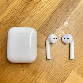 アップル(Apple)のAirPods 第1世代(ヘッドフォン/イヤフォン)