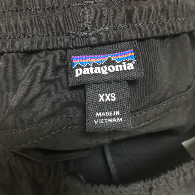 patagonia(パタゴニア)のパタゴニア　バギーズパンツ　ブラック メンズのパンツ(ワークパンツ/カーゴパンツ)の商品写真