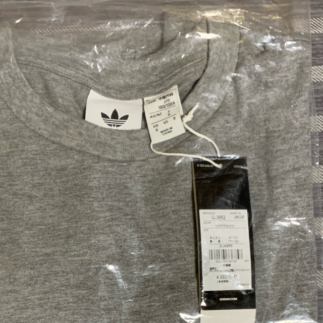 新品 adidas シュムーフォイル ロゴTシャツ（ジェンダーニュートラル）XL メンズのトップス(Tシャツ/カットソー(七分/長袖))の商品写真