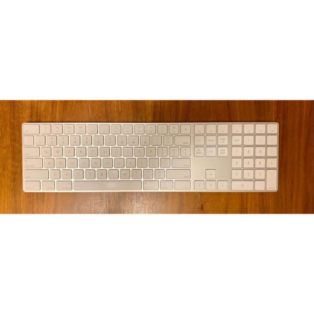 Apple(アップル)の★Apple Magic Keyboard(テンキー付き)- 英語(US)★中古 スマホ/家電/カメラのPC/タブレット(PC周辺機器)の商品写真