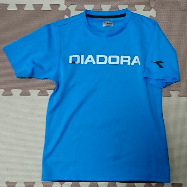 DIADORA(ディアドラ)の【ディアドラ】 Tシャツ 赤 おまけ付き  140cm キッズ/ベビー/マタニティのキッズ服男の子用(90cm~)(Tシャツ/カットソー)の商品写真