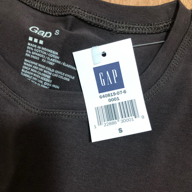 GAP(ギャップ)のGAP ブラウンTシャツ　Ｓ レディースのトップス(Tシャツ(半袖/袖なし))の商品写真