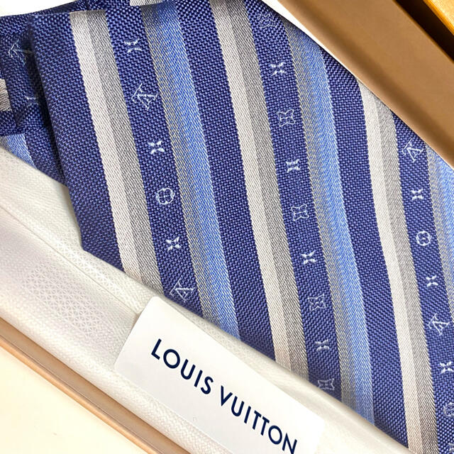 LOUIS VUITTON(ルイヴィトン)のミモザ様専用！箱無しヴィトンネクタイ メンズのファッション小物(ネクタイ)の商品写真