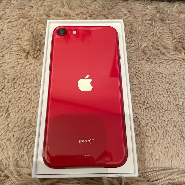 Apple(アップル)のiPhoneSE2 第二世代 64GB Red スマホ/家電/カメラのスマートフォン/携帯電話(スマートフォン本体)の商品写真