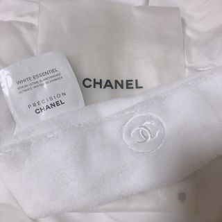 シャネル(CHANEL)のCHANEL ヘアバンド白(ヘアバンド)