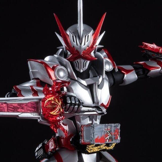 S.H.Figuarts 仮面ライダーセイバー ドラゴニックナイト - 特撮