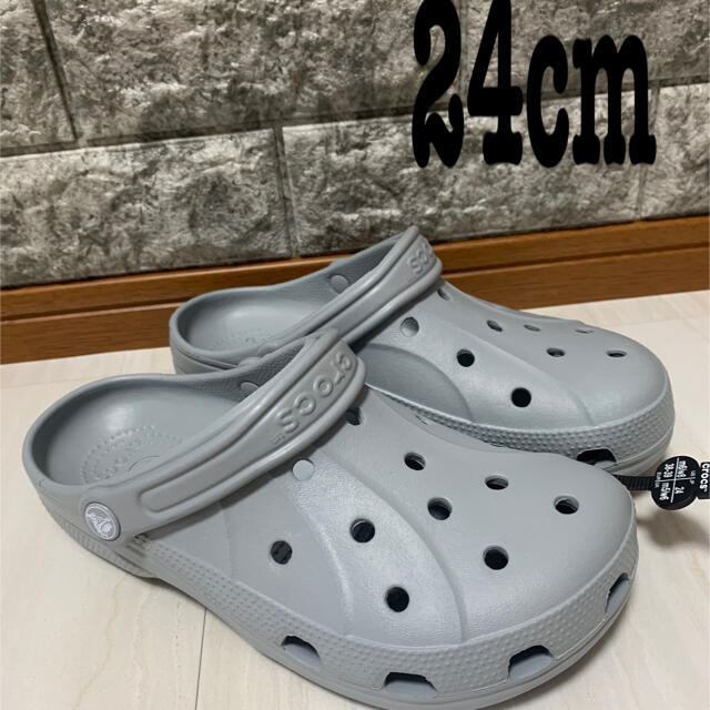 crocs(クロックス)の✨【新品　未使用　タグ付き】クロックス　24cm✨ レディースの靴/シューズ(サンダル)の商品写真