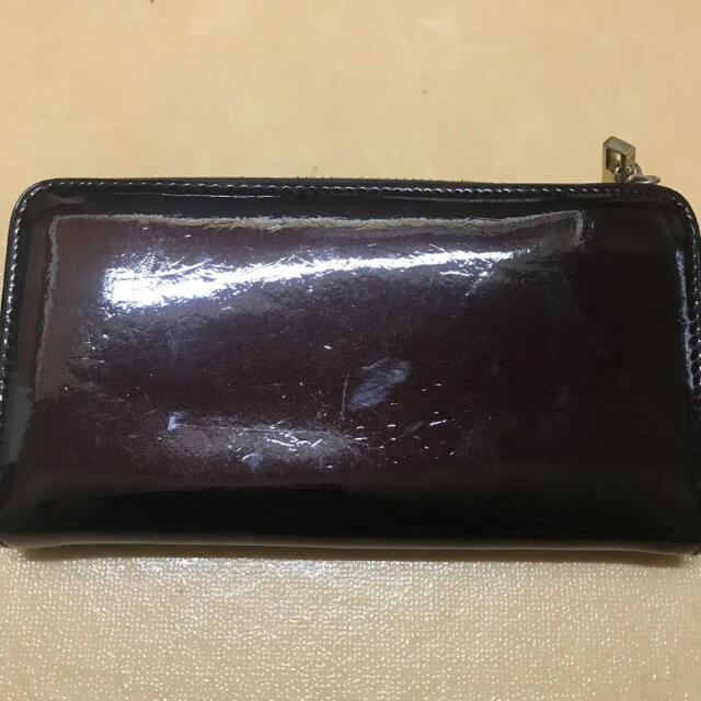 トリーバーチ エナメル ラウンドファスナー 長財布   レディースのファッション小物(財布)の商品写真