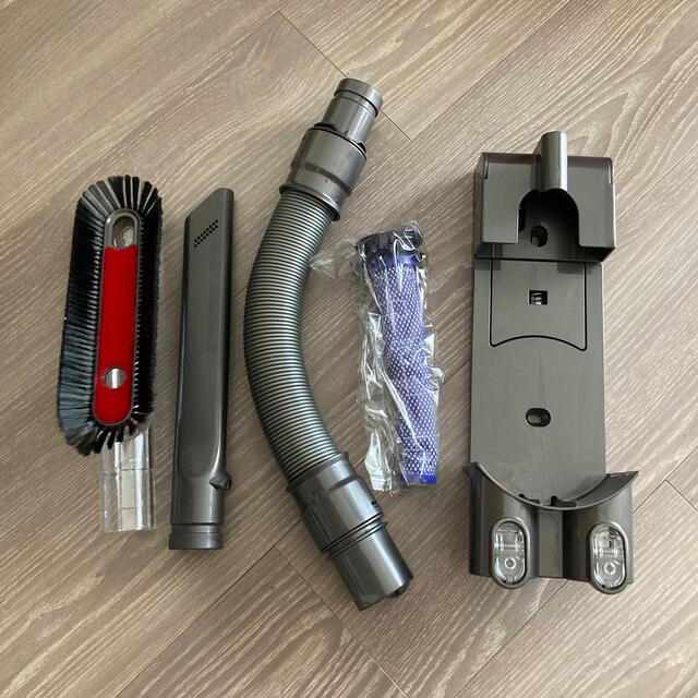 Dyson(ダイソン)のDyson V6 cord free pro 付属品 スマホ/家電/カメラの生活家電(掃除機)の商品写真