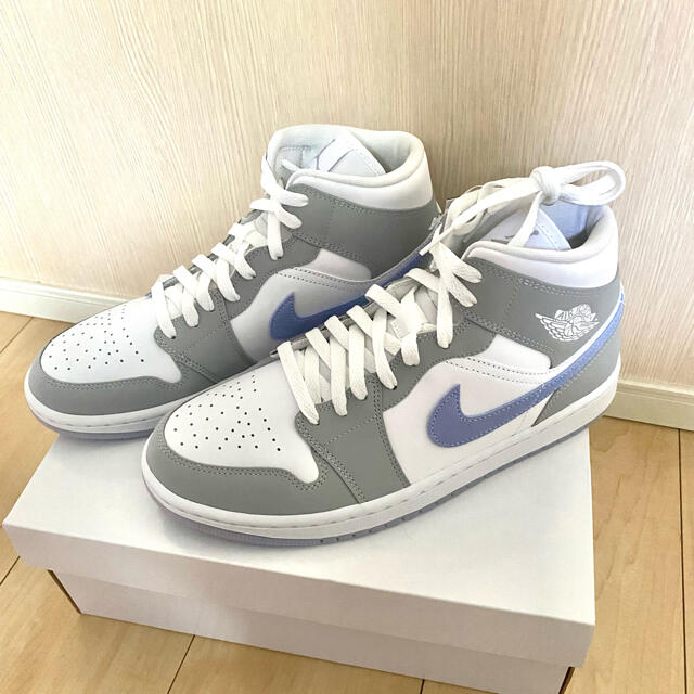 NIKE WMNS AIR JORDAN 1 MID WOLF GREY