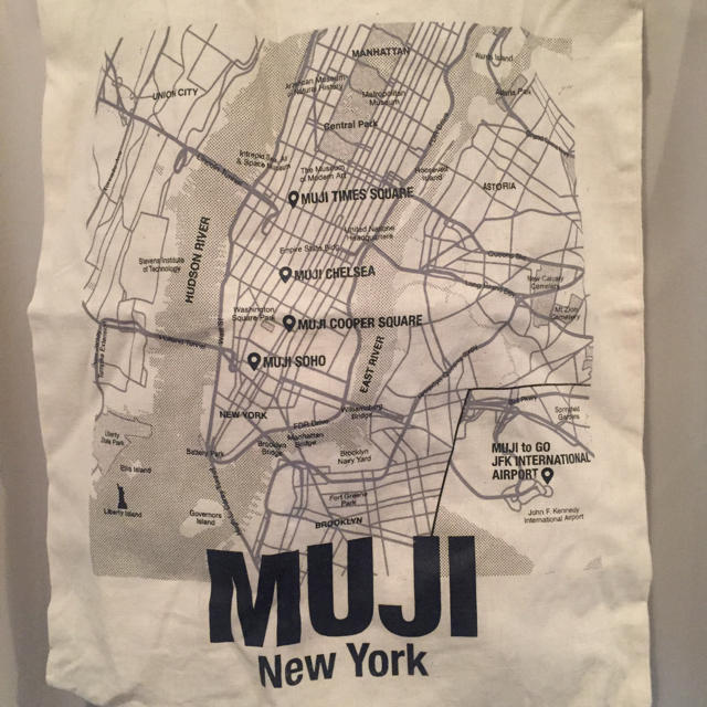 MUJI (無印良品)(ムジルシリョウヒン)の無印NYエコバッグ MUJI ニューヨーク限定 レディースのバッグ(エコバッグ)の商品写真