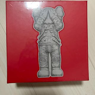 メディコムトイ(MEDICOM TOY)の【新品未開封品】KAWS TOKYO FIRST パズル(キャラクターグッズ)