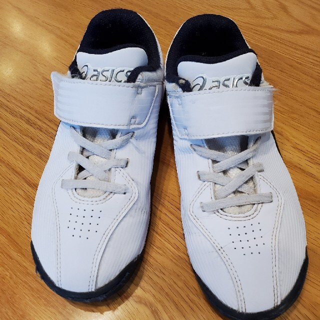 asics(アシックス)のミホタロ様専用 野球 キッズシューズ asics キッズ/ベビー/マタニティのキッズ靴/シューズ(15cm~)(スニーカー)の商品写真