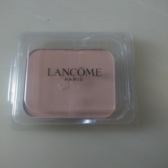 LANCOME(ランコム)のLANCOMEパウダーファンデーション コスメ/美容のベースメイク/化粧品(ファンデーション)の商品写真