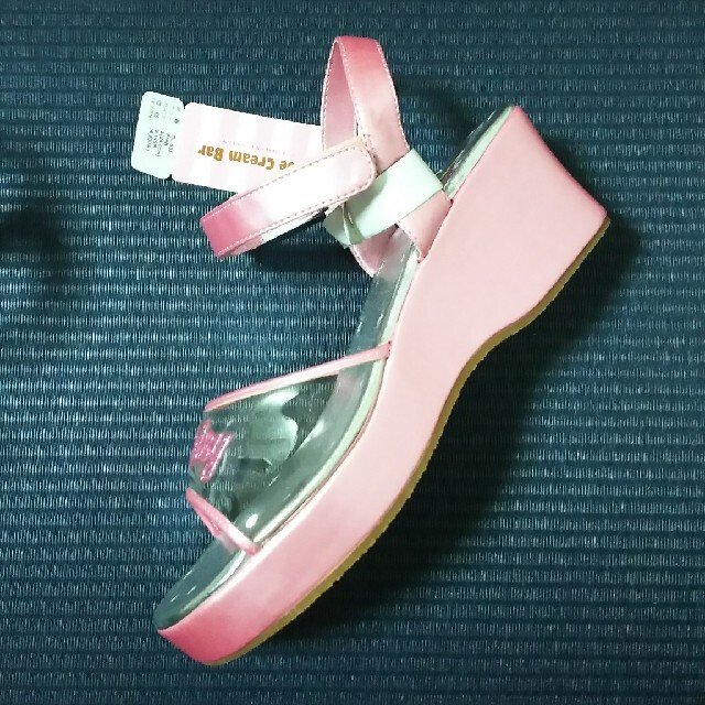 shoe cream Bar サンダル 24 女の子 キッズ/ベビー/マタニティのキッズ靴/シューズ(15cm~)(サンダル)の商品写真