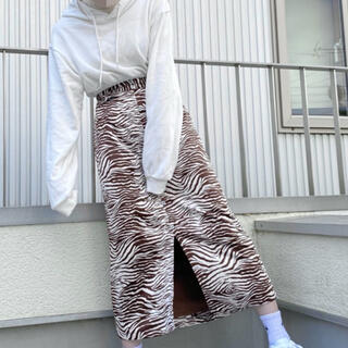 スライ(SLY)のZEBRA FRONT BUTTON SLIT スカート　ゼブラ(ロングスカート)