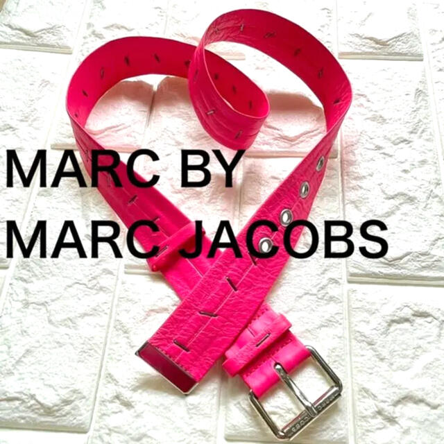 MARC BY MARC JACOBS(マークバイマークジェイコブス)のマークバイマークジェイコブズ★オールレザー デザインベルト ショッキングピンク レディースのファッション小物(ベルト)の商品写真