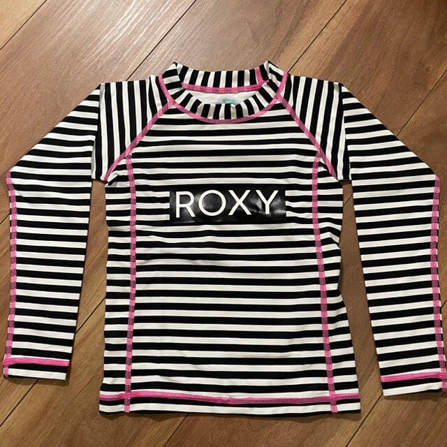 Roxy(ロキシー)の値下げ 未使用 ROXY ラッシュガード 長袖 100cm キッズ/ベビー/マタニティのキッズ服女の子用(90cm~)(水着)の商品写真