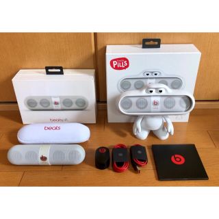 ビーツバイドクタードレ(Beats by Dr Dre)のbeats pill 2.0 Bluetoothスピーカー（WH）スタンド付き(スピーカー)