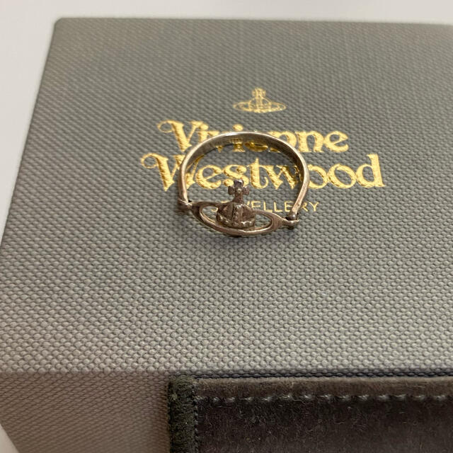 Vivienne Westwood(ヴィヴィアンウエストウッド)のviviennewestwood リング ヴィヴィアン  レディースのアクセサリー(リング(指輪))の商品写真
