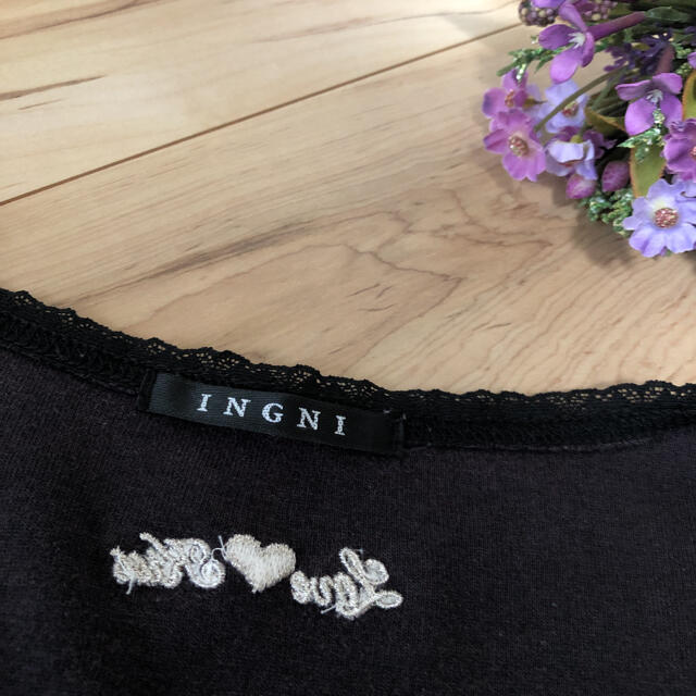 INGNI(イング)のINGNI(イング) 半袖Tシャツ　カットソー  刺繍ロゴ　 レディースのトップス(カットソー(半袖/袖なし))の商品写真