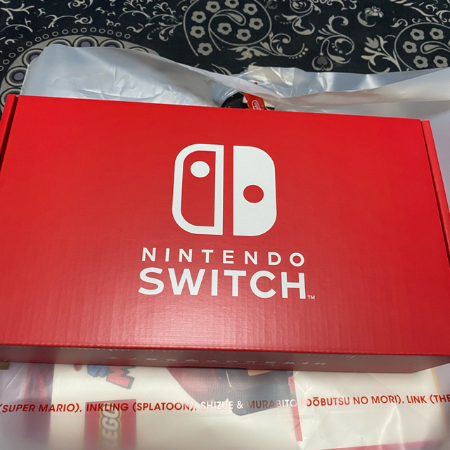 Nintendo Switch(ニンテンドースイッチ)の本体 ブルー ネオンイエロー 任天堂限定  Switch Nintendo  エンタメ/ホビーのゲームソフト/ゲーム機本体(家庭用ゲーム機本体)の商品写真