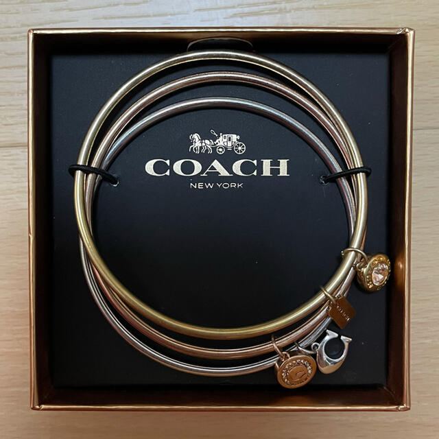 COACH(コーチ)のcoach コーチ ブレスレット【takechan 様専用】 レディースのアクセサリー(ブレスレット/バングル)の商品写真