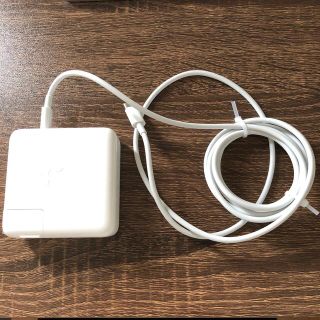 マック(Mac (Apple))の61W USB-C電源アダプタ純正品(PC周辺機器)