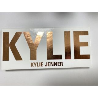 カイリーコスメティックス(Kylie Cosmetics)のカイリー　アイシャドウパレット　kylie 海外コスメ(アイシャドウ)