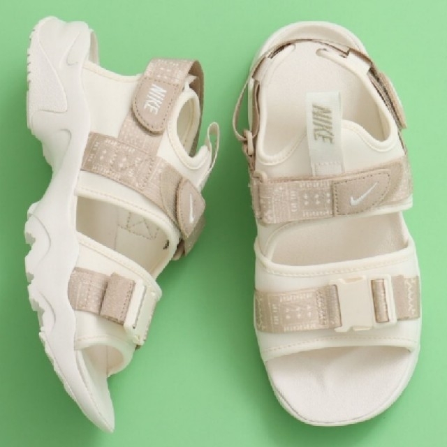 希少!! NIKE WMNS NIKE CANYON SANDAL  新品