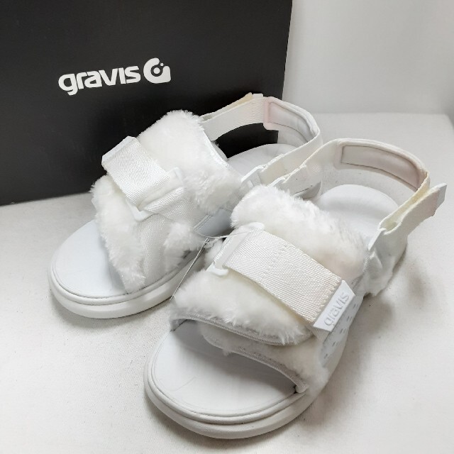 gravis(グラビス)の最値定価8800円!新品!グラビス カーディフ ファー サンダル 24cm レディースの靴/シューズ(サンダル)の商品写真