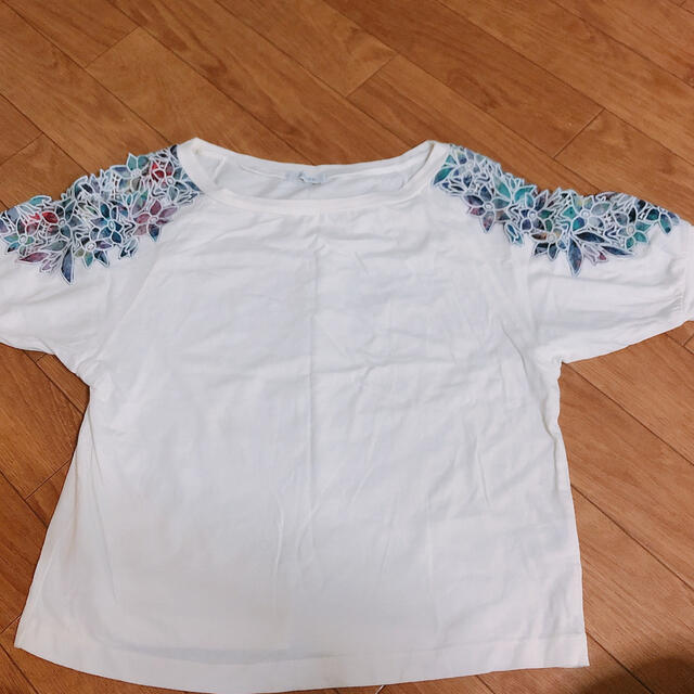 JEANASIS(ジーナシス)のオフショルダーTシャツ レディースのトップス(Tシャツ(半袖/袖なし))の商品写真