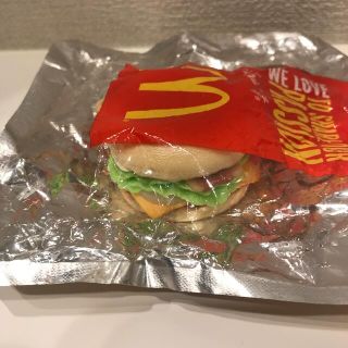 マクドナルド(マクドナルド)のマクドナルド　ベーコンレタスバーガー　キーホルダー　新品未使用(ノベルティグッズ)