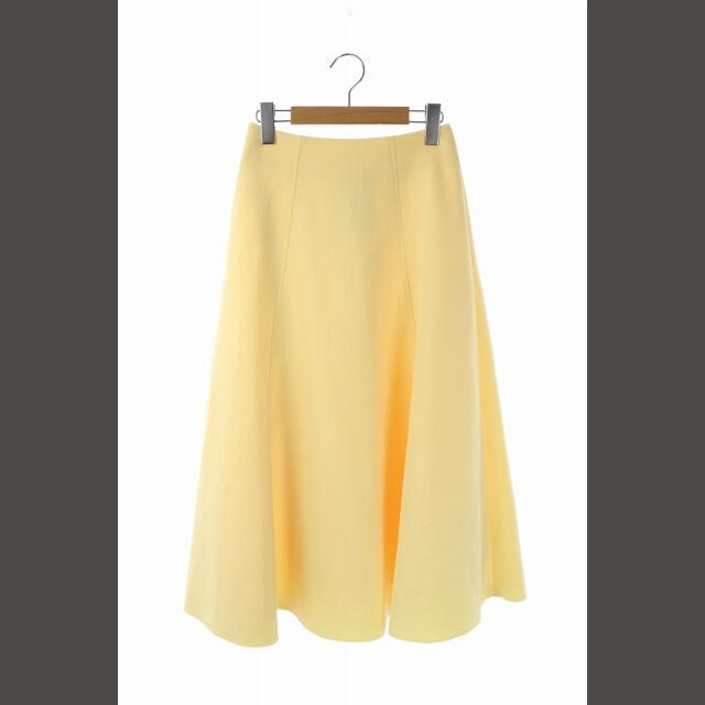 M-premier(エムプルミエ)のエムプルミエ フレアスカート タックデザイン ロング 34 黄色 イエロー レディースのスカート(ロングスカート)の商品写真