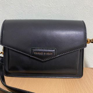 チャールズアンドキース(Charles and Keith)のチャールズアンドキース　ショルダーバッグ(ショルダーバッグ)