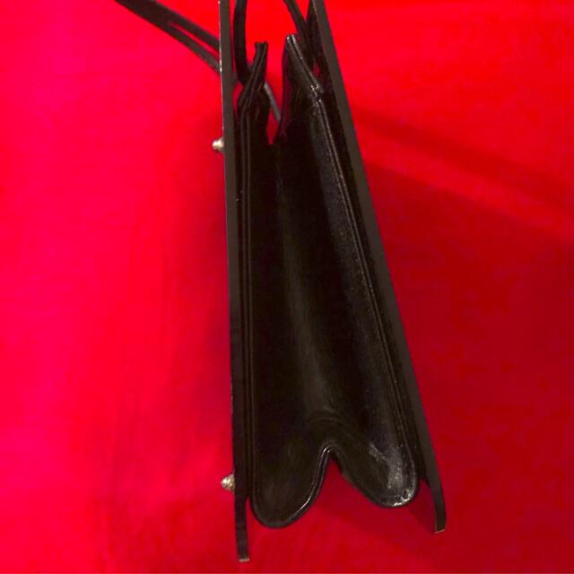 Alexander McQueen(アレキサンダーマックイーン)の【最終価格】MQUEEN レアデザイン ハンドバッグ ミニ 黒 アクリル 牛革 レディースのバッグ(ハンドバッグ)の商品写真