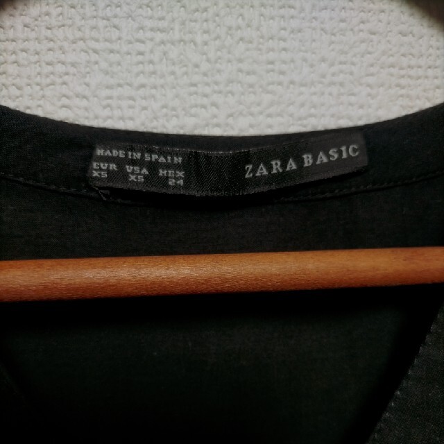 ZARA(ザラ)の【ザラベーシック】レーヨン100%さわり心地抜群の黒カットソー レディースのトップス(カットソー(長袖/七分))の商品写真