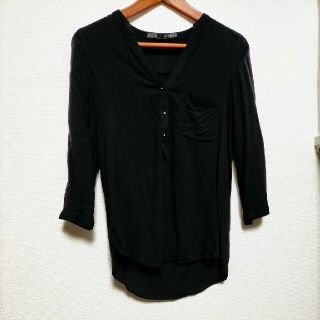 ザラ(ZARA)の【ザラベーシック】レーヨン100%さわり心地抜群の黒カットソー(カットソー(長袖/七分))