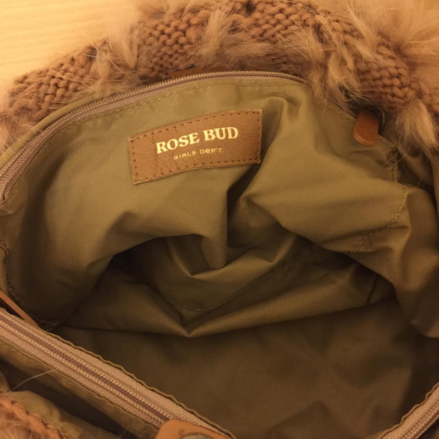 ROSE BUD(ローズバッド)のROSD BUD フォックスファー ニット 本革バッグ レディースのバッグ(ハンドバッグ)の商品写真