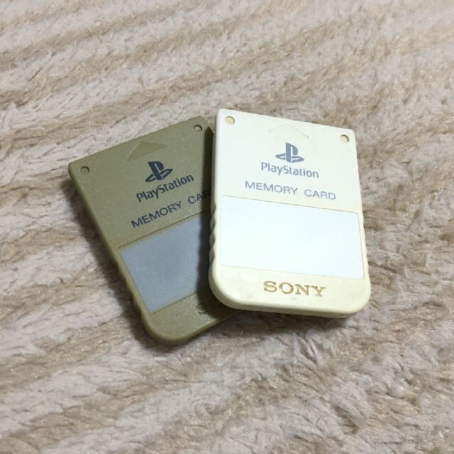 PlayStation(プレイステーション)のプレイステーション　メモリーカード　SONY純正 エンタメ/ホビーのゲームソフト/ゲーム機本体(家庭用ゲーム機本体)の商品写真