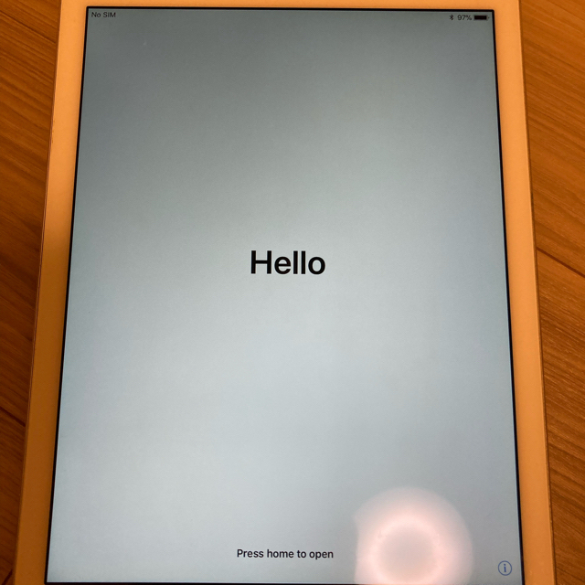 品多く iPad - Apple Air2 cellularモデル（ドコモのみ） シルバー　16GB タブレット