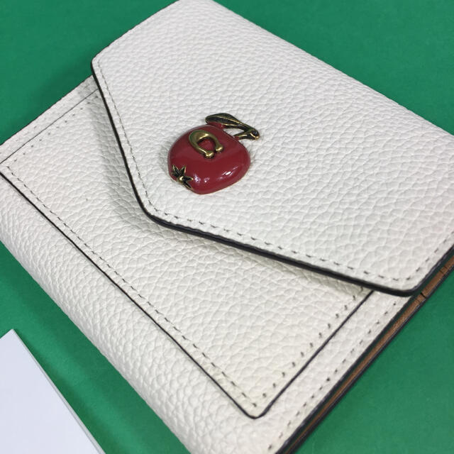 COACH スモール アップル プリント レザー 三つ折り財布 りんご柄 新品