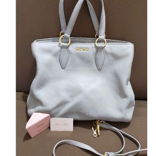 ミュウミュウ(miumiu)の【値下げ】【美品】miumiuバック(ハンドバッグ)