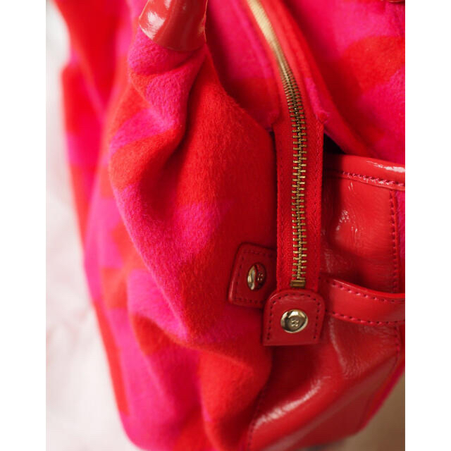kate spade new york(ケイトスペードニューヨーク)のSALEビビッドピンク♡オレンジ美品レア　ケイトスペードbag シャギー　千鳥柄 レディースのバッグ(ハンドバッグ)の商品写真